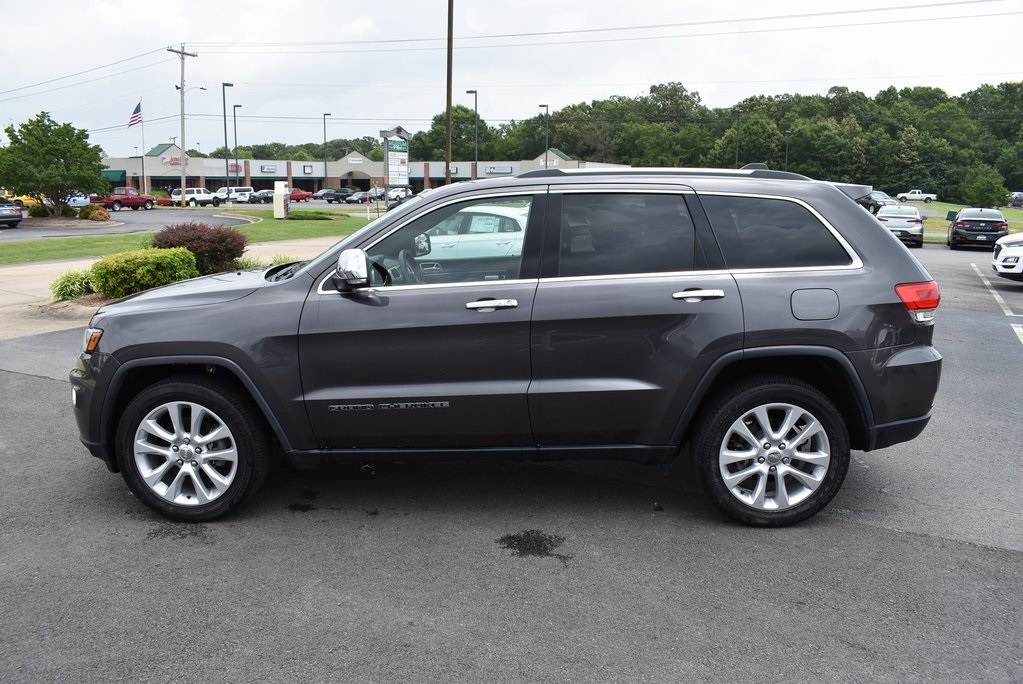 PreOwned 2017 Jeep Grand Cherokee Limited 4WD 4D Sport
