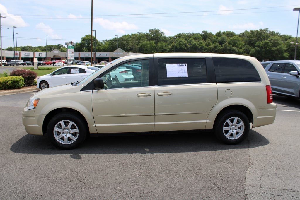 PreOwned 2010 Chrysler Town & Country LX FWD 4D Passenger Van