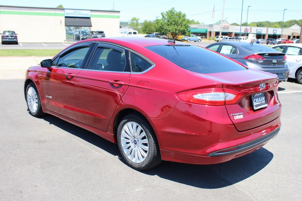 Pre Owned 2013 Ford Fusion Hybrid Se Fwd 4d Sedan 0592