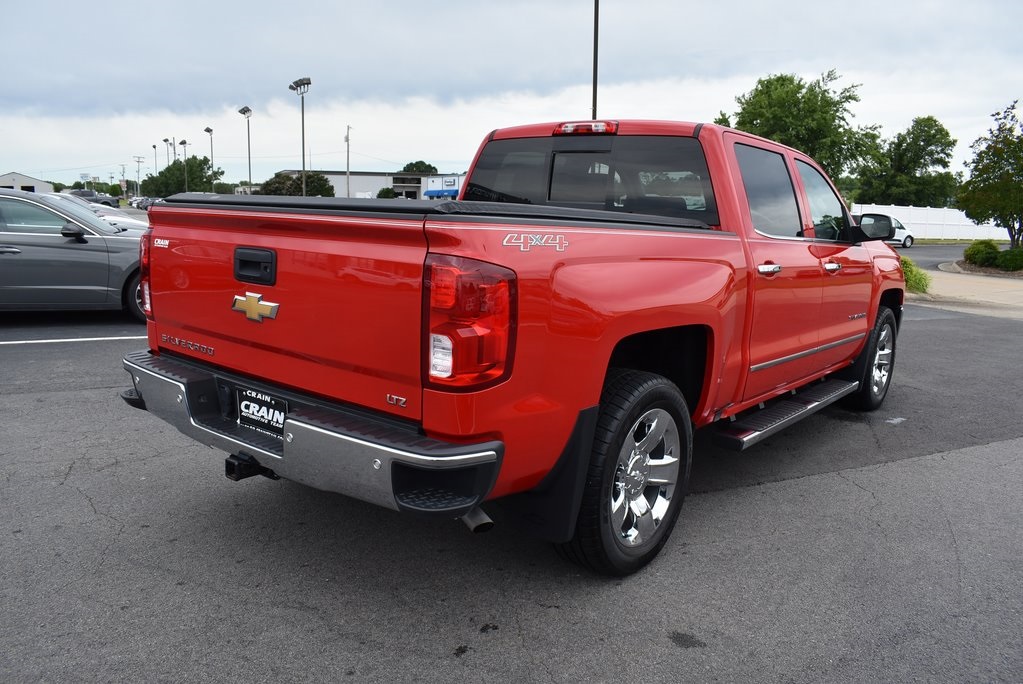 Pre-Owned 2017 Chevrolet Silverado 1500 LTZ 4WD 4D Crew Cab